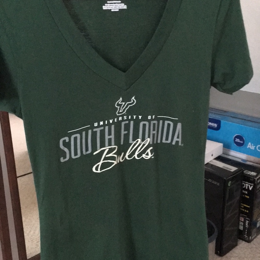 University of South Florida T-Shirt. Size M